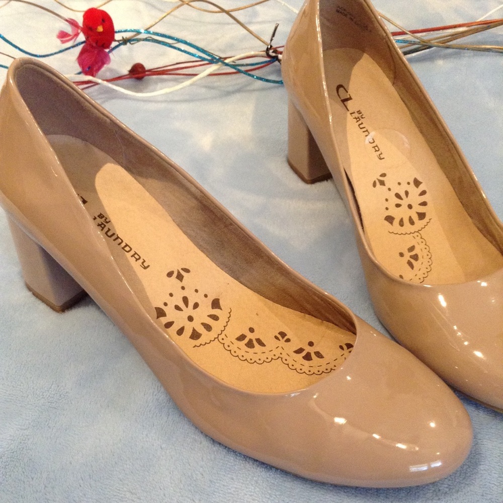 Cream low heels CL by Laundry